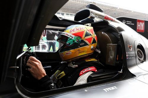 Conway wraca do kokpitu