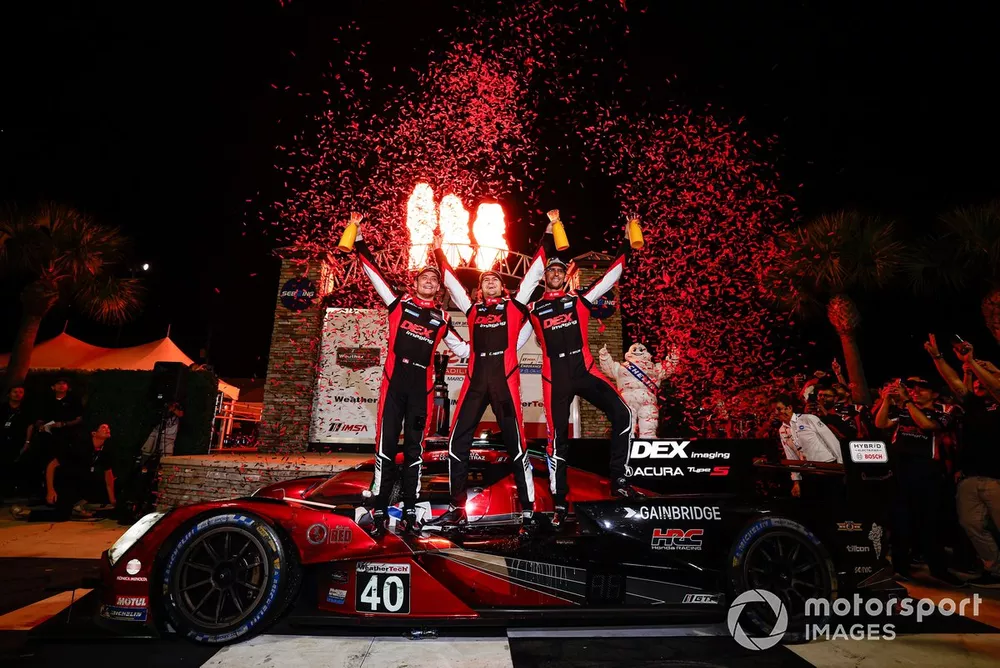 #40: Wayne Taylor Racing with Andretti, Acura ARX-06, GTP: Jordan Taylor, Louis Deletraz, Colton Herta