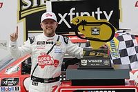 Allgaier wygrywa w Darlington