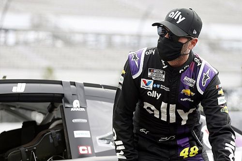 NASCAR: Jimmie Johnson é liberado pelos médicos para voltar a competir