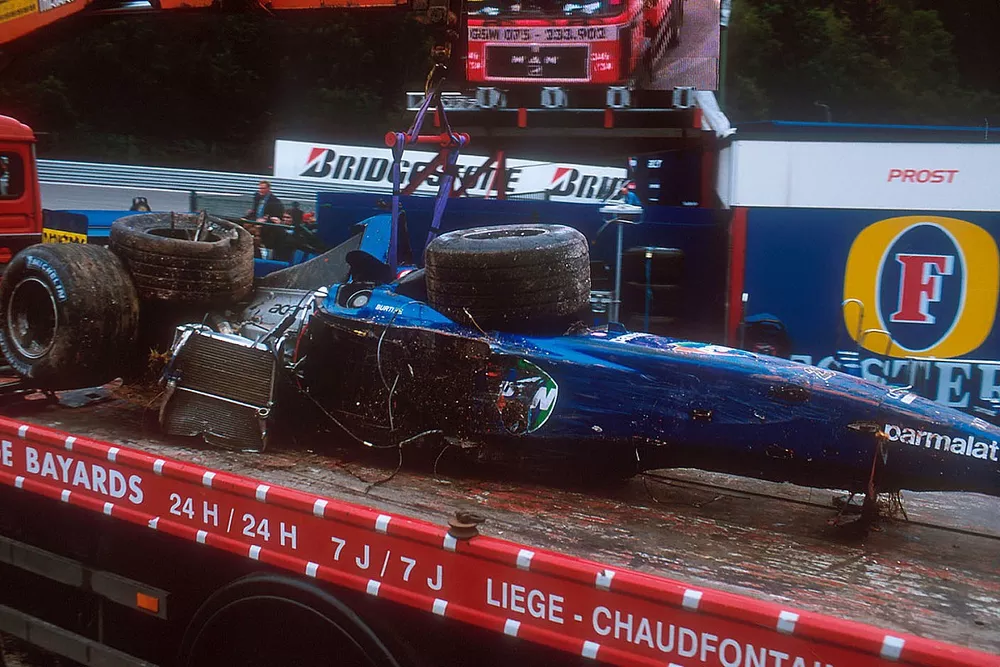 Luciano Burti, Prost AP04 chasis despu&eacute;s de su accidente