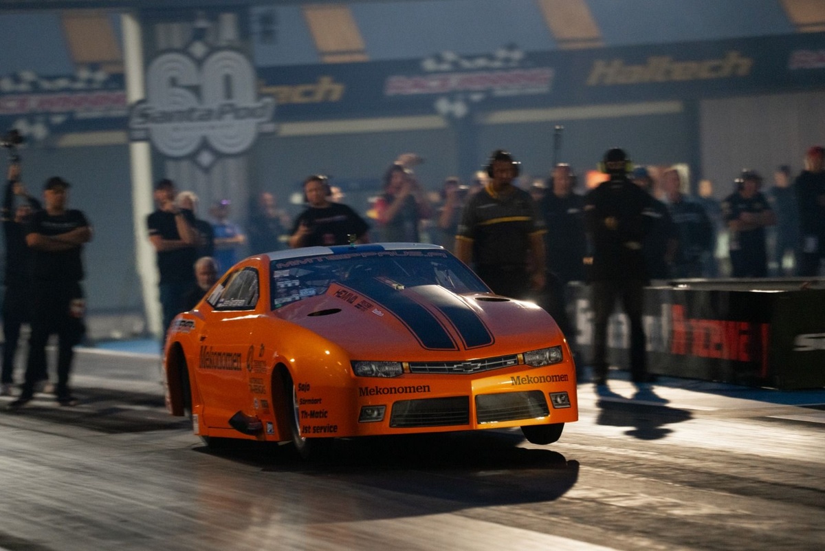 Rain stops play at Santa Pod European Drag Racing Finals