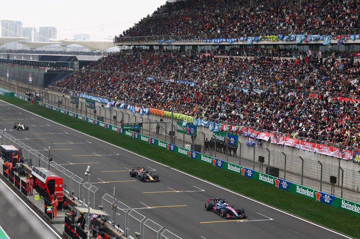 F1: Qual é o problema nas largadas que prejudica Verstappen em 2026?