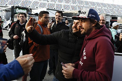 Alonso: Rolex 24 Saat’in atmosferi F1’de ‘’düşünülemez’’