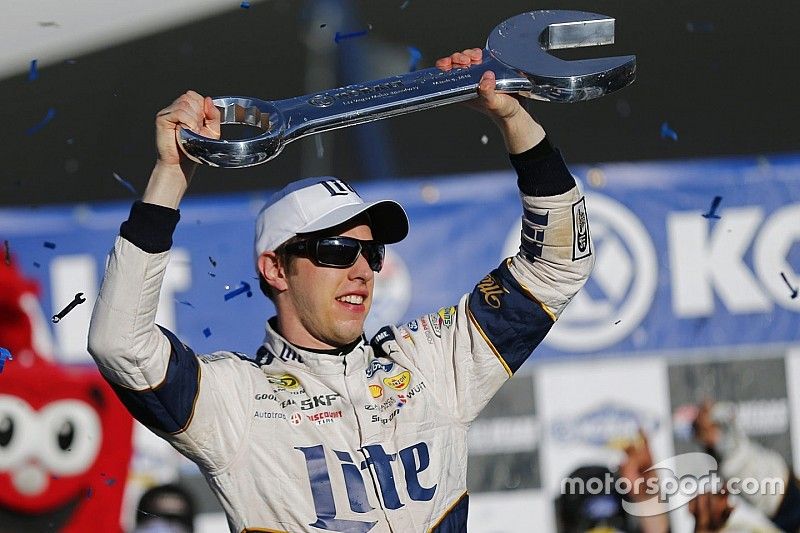 Race winner Brad Keselowski, Team Penske Ford