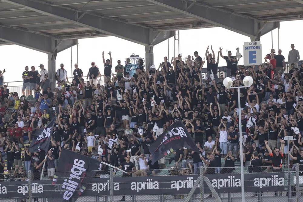 Tribuna Aprilia