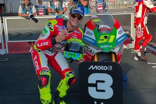 MotoE: Granado é terceiro em corrida marcada por forte acidente de piloto húngaro; Casadei vence