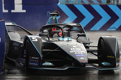 Hong Kong E-Prix: Vandoorne ıslak zeminde serideki ilk pole pozisyonunu aldı!