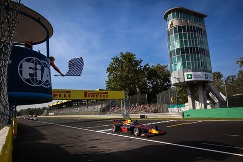 F3 Italia: Tramnitz logra su primera victoria, podio de Ramos