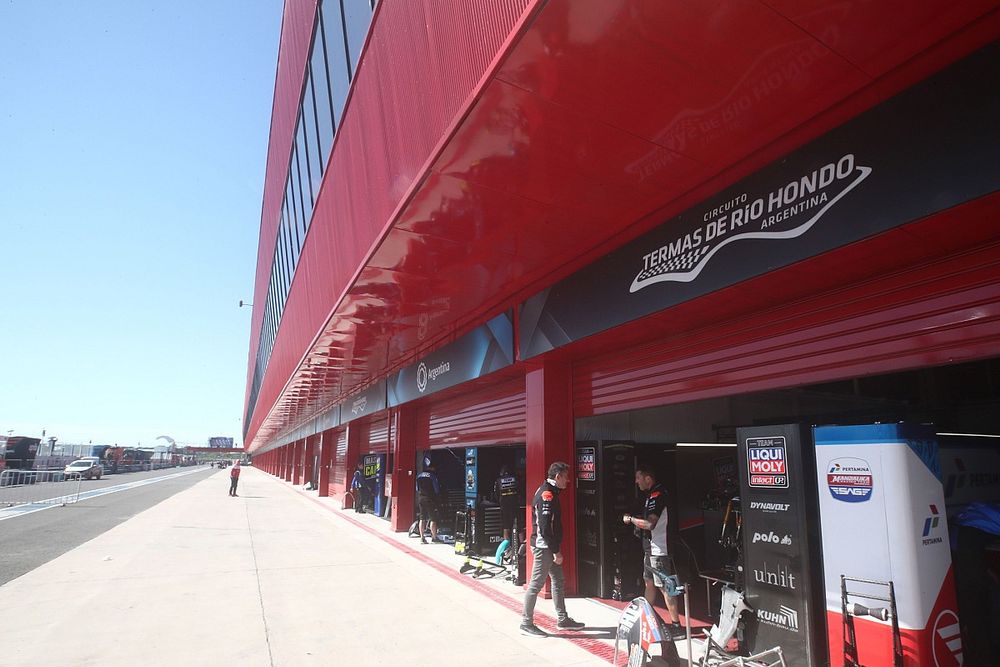 Ambiente en el pit lane