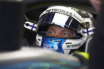 Wolff pide a Bottas el nivel de Hamilton para seguir en Mercedes