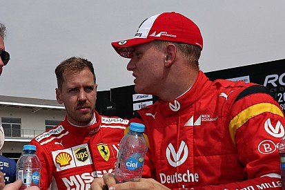 Mick Schumacher legyőzte Vettelt, de nem jutott be a döntőbe