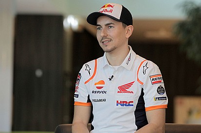 Lorenzo diz que se sente “mais seguro” com moto da Honda