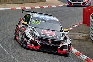 WTCR: Azcona gana la segunda carrera de Pau con solvencia