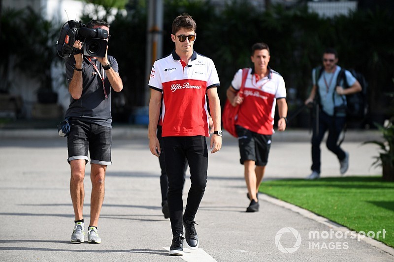 Sainz már várta a Leclerc-Räikkönen cserét a Ferrarinál