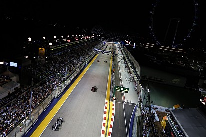 Milyenek lennének az F1-es versenyek kék zászlók nélkül?!