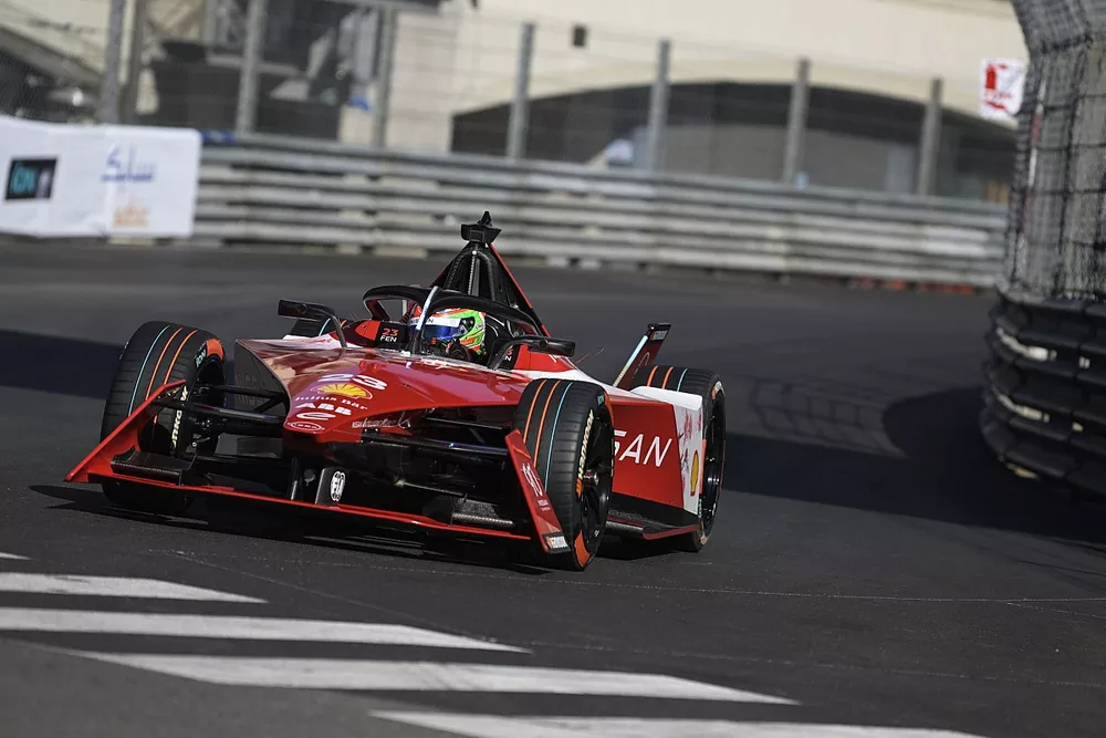 Sacha Fenestraz, Nissan Formula E Team, Nissan e-4ORCE 04