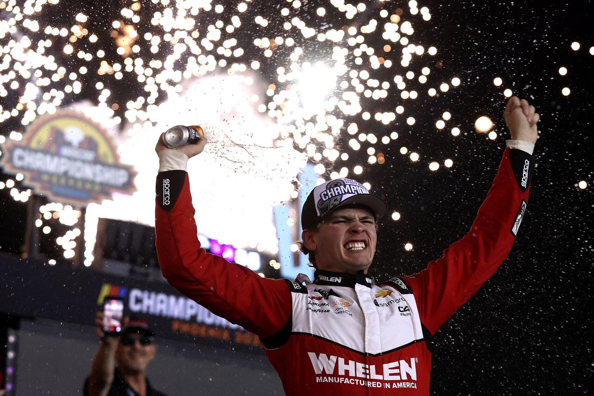 Jesse Love defeats Connor Zilisch to win 2025 NASCAR Xfinity title