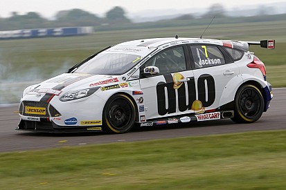 Thruxton BTCC: Jackson dominates final race