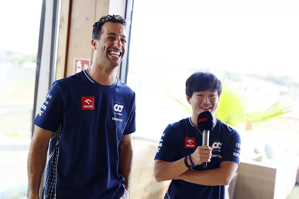 Daniel Ricciardo, Scuderia AlphaTauri, Yuki Tsunoda, Scuderia AlphaTauri