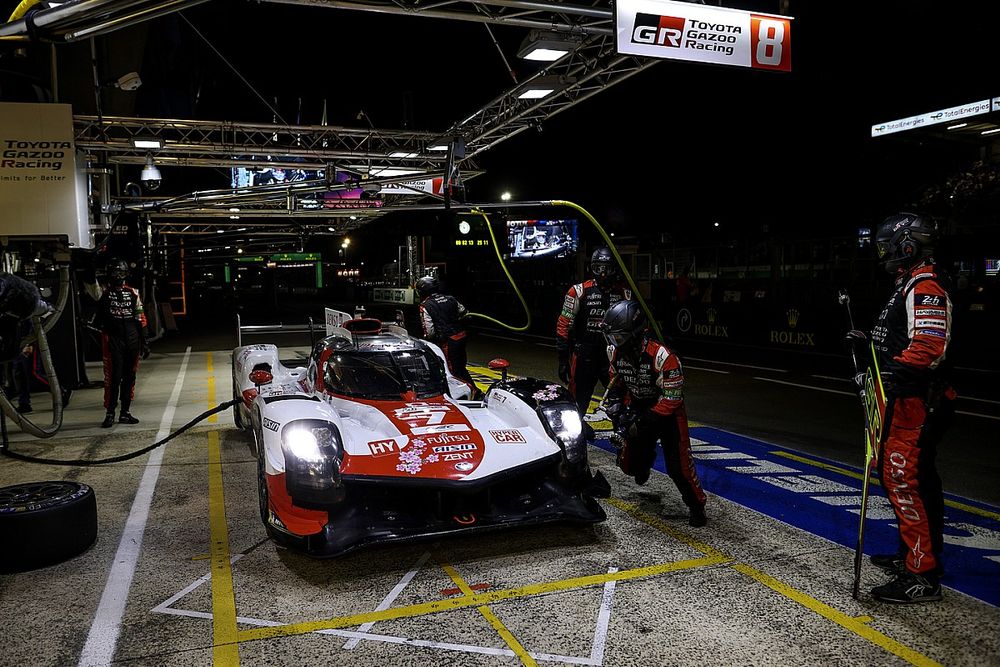 #7 Toyota Gazoo Racing Toyota GR010 - H&iacute;brido de Mike Conway, Kamui Kobayashi, Jos&eacute; Mar&iacute;a L&oacute;pez