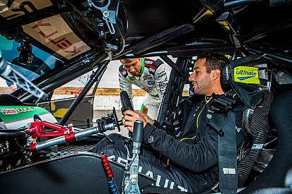 Vídeo y fotos: el test de Ricciardo en Supercars
