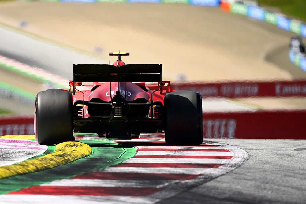 Carlos Sainz Jr., Ferrari SF21
