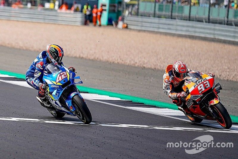 Ganador Alex Rins, Team Suzuki MotoGP, segundo Marc M&aacute;rquez, Repsol Honda Team
