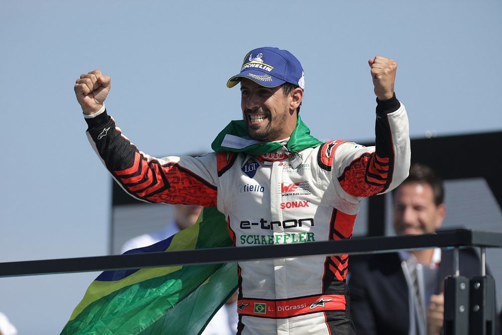 Lucas Di Grassi, Audi Sport ABT Schaeffler, 1st position, celebrates