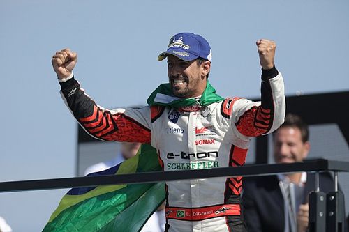 Berlin E-Prix: Di Grassi hangs on from Mortara to claim victory