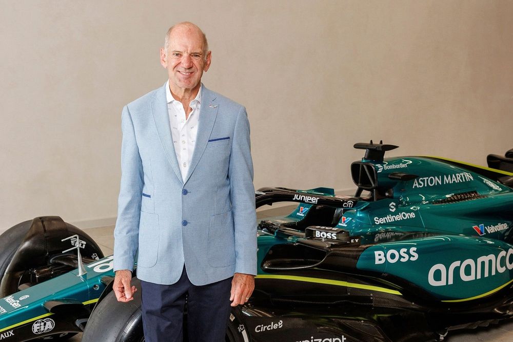 Aston Martin의 주요 요청이 나타나면서 감독하에 Adrian Newey 효과
