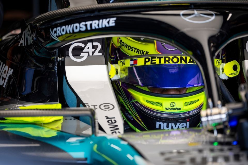 Lewis Hamilton, Mercedes-AMG F1 Team, w kokpicie