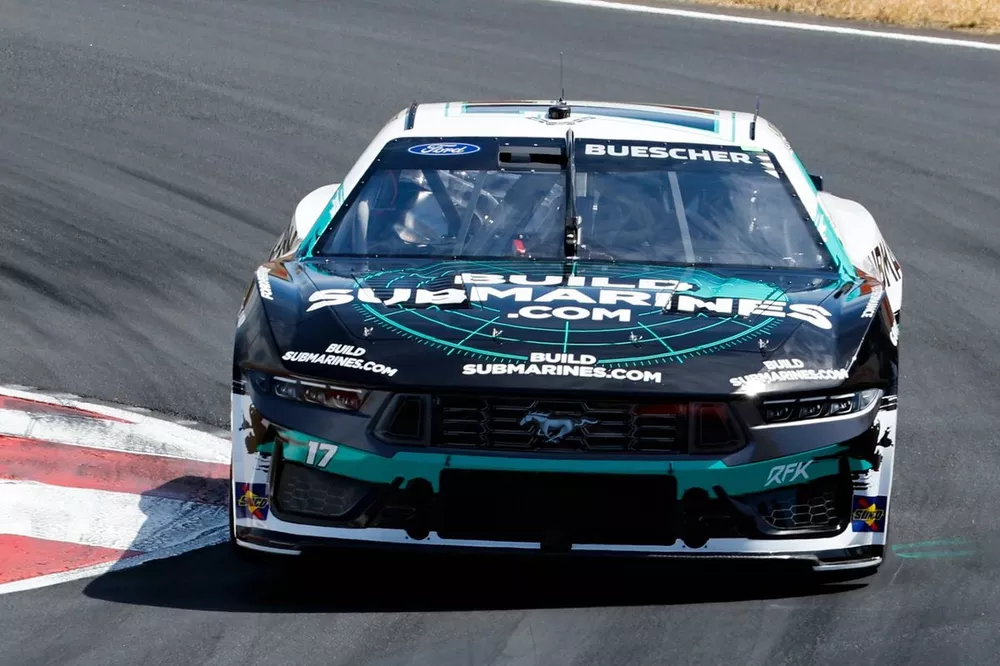 Chris Buescher, RFK Racing, BuildSubmarines.com Ford Mustang