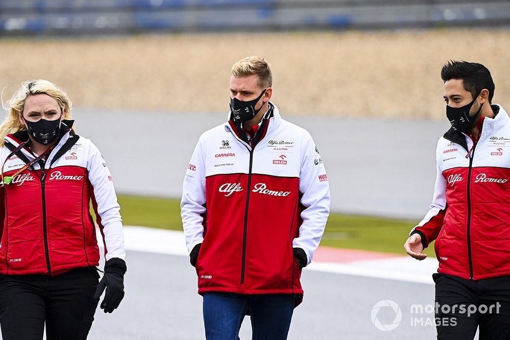 Mick Schumacher, Alfa Romeo walks the track