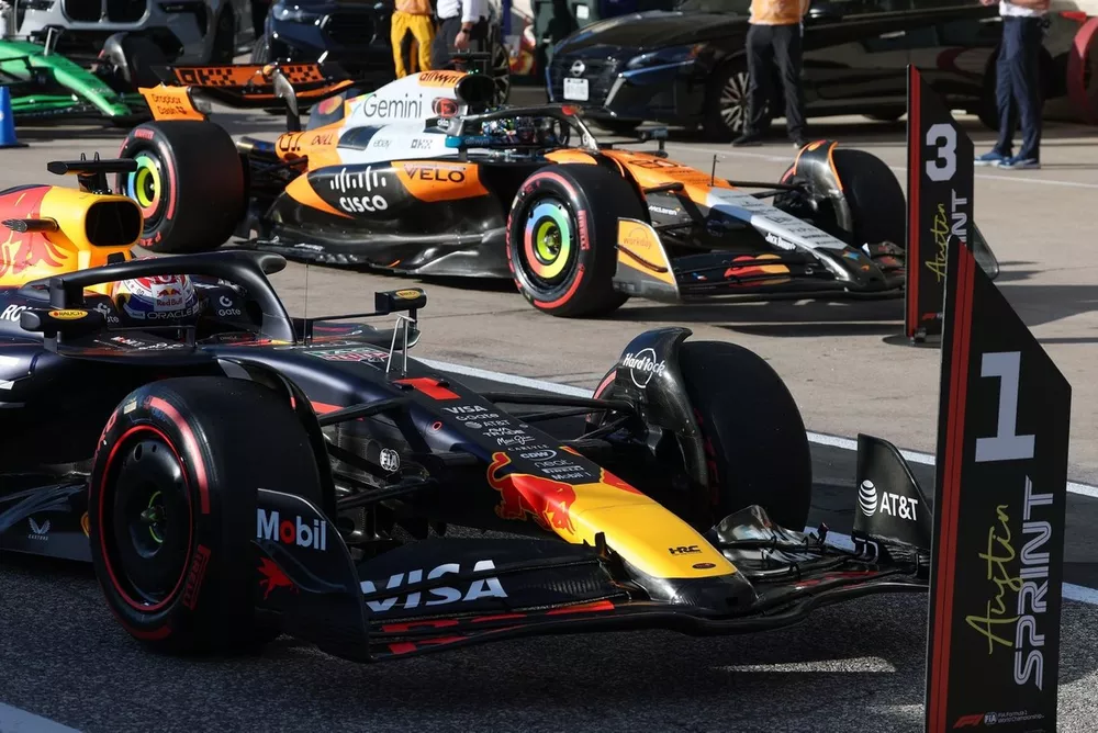 Oscar Piastri, McLaren, Max Verstappen, Red Bull Racing