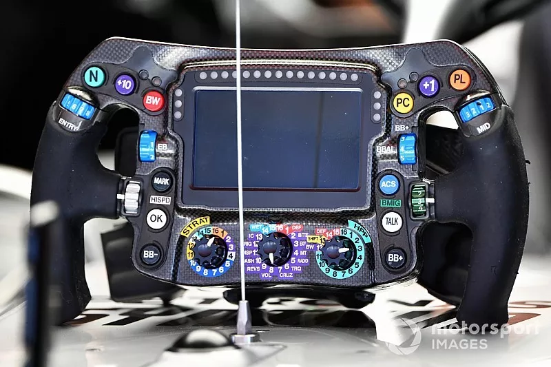 El volante del Mercedes AMG F1 W10