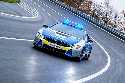 Електрокар BMW i8 перетворили на поліцейську машину