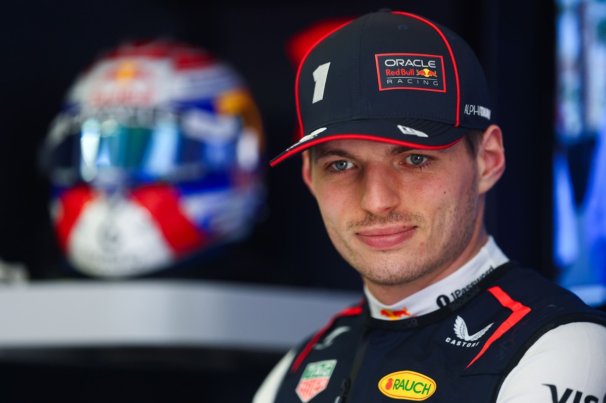 https://cdn-4.motorsport.com/images/amp/YpNrRxW0/s6/max-verstappen-red-bull-racing-2.jpg