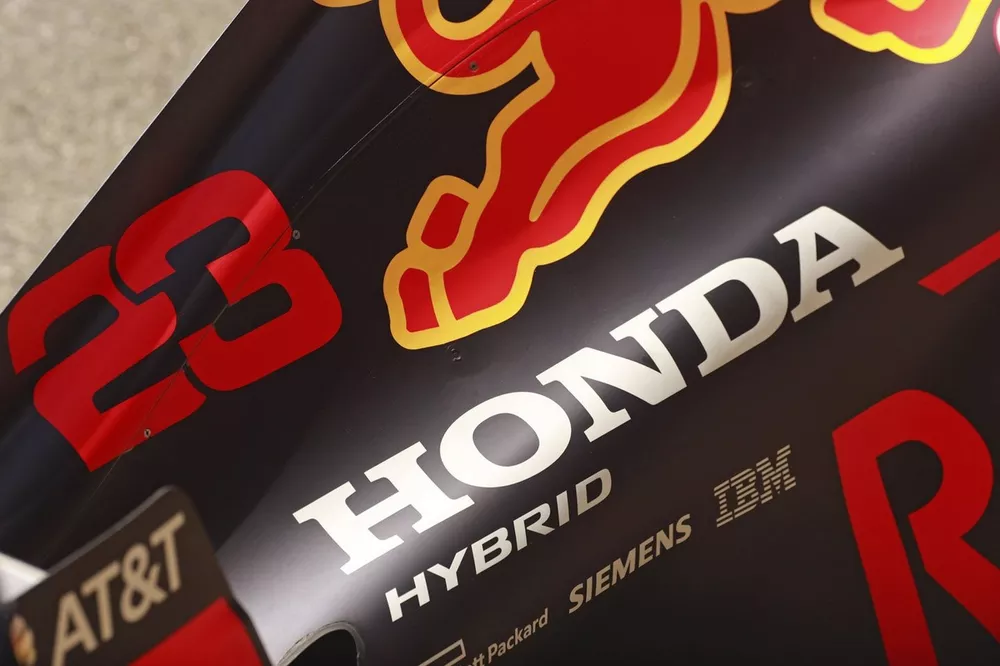 A Honda logo on th engine cover of the Alex Albon, Red Bull Racing 