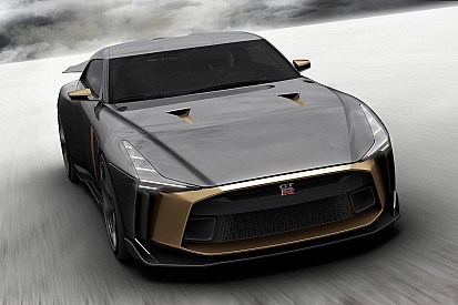 Nissan показав збирання GT-R50 в ательє Italdesign