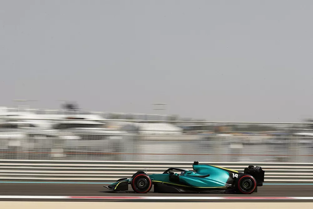 Fernando Alonso, Aston Martin AMR22