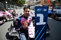 Maini odbił się od dna