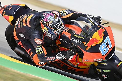 Catalunya Moto2: Gardner passes team-mate Fernandez for victory
