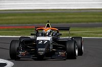 W Series Silverstone: Powell, Wohlwend'i geçerek kazandı