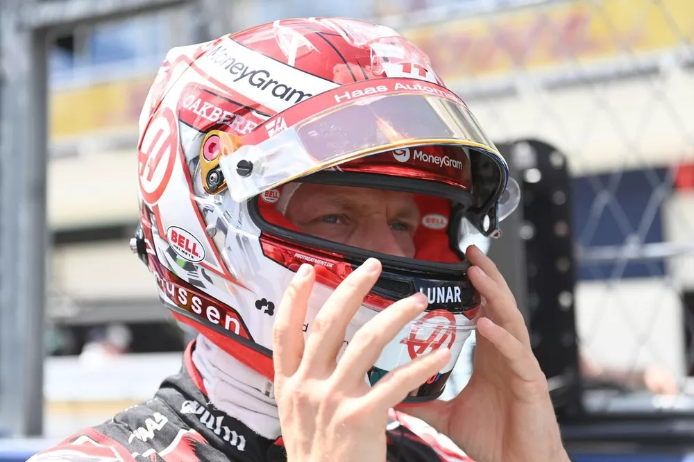 Kevin Magnussen, Haas F1 Team, en la parrilla de salida