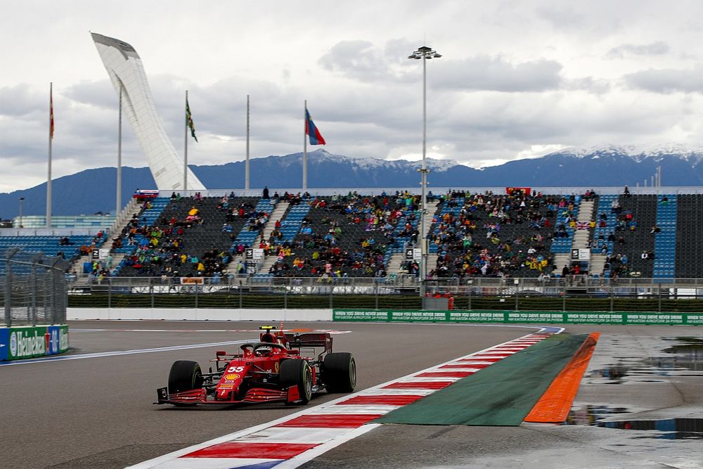 Carlos Sainz Jr., Ferrari SF21