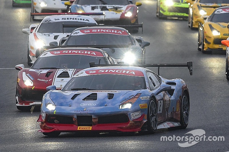 David Fumanelli vince in volata Gara 2 del Ferrari Challenge Europe a Monza