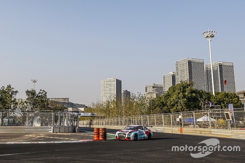 WTCR Wuhan: Vernay wint race 1, Coronel botst en valt uit