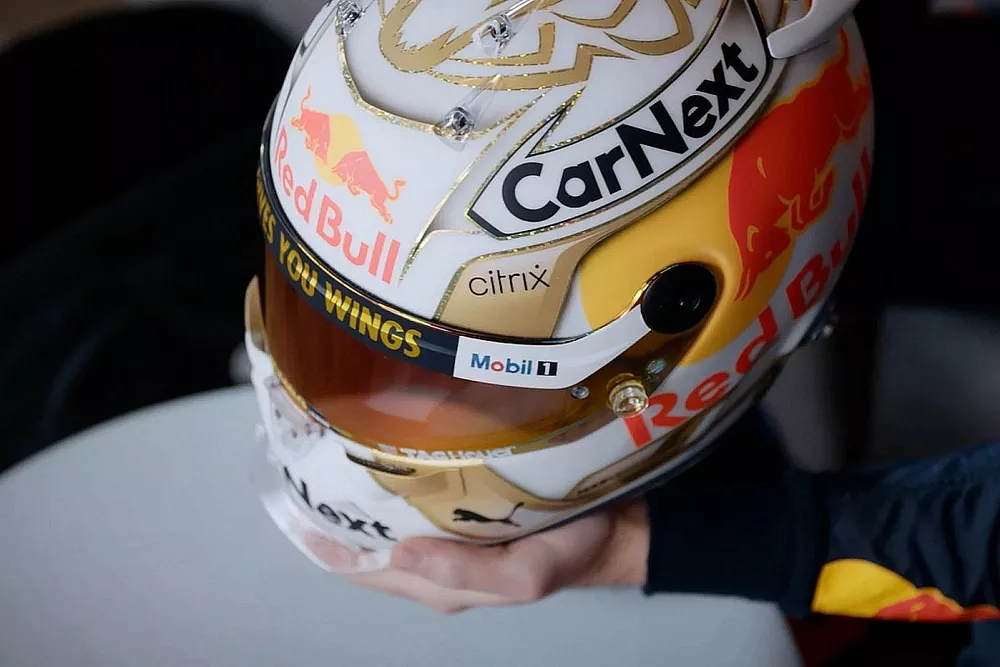 verstappenhelmet2022-1