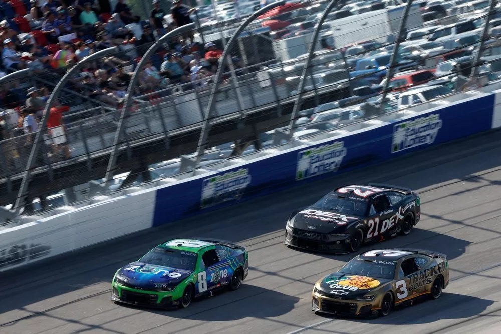Kyle Busch, Richard Childress Racing, zone Chevrolet Camaro, Austin Dillon, Richard Childress Racing, Bass Pro Shops Chevrolet Camaro, Harrison Burton, Wood Brothers Racing, Dex Imaging Ford Mustang